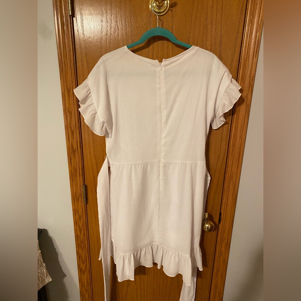 Michael Kors Elegant White Ruffle Dress - Picture 3 of 3